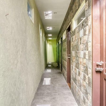 Hotel Reddoorz @ Panglima Polim 2 Giacarta Esterno foto
