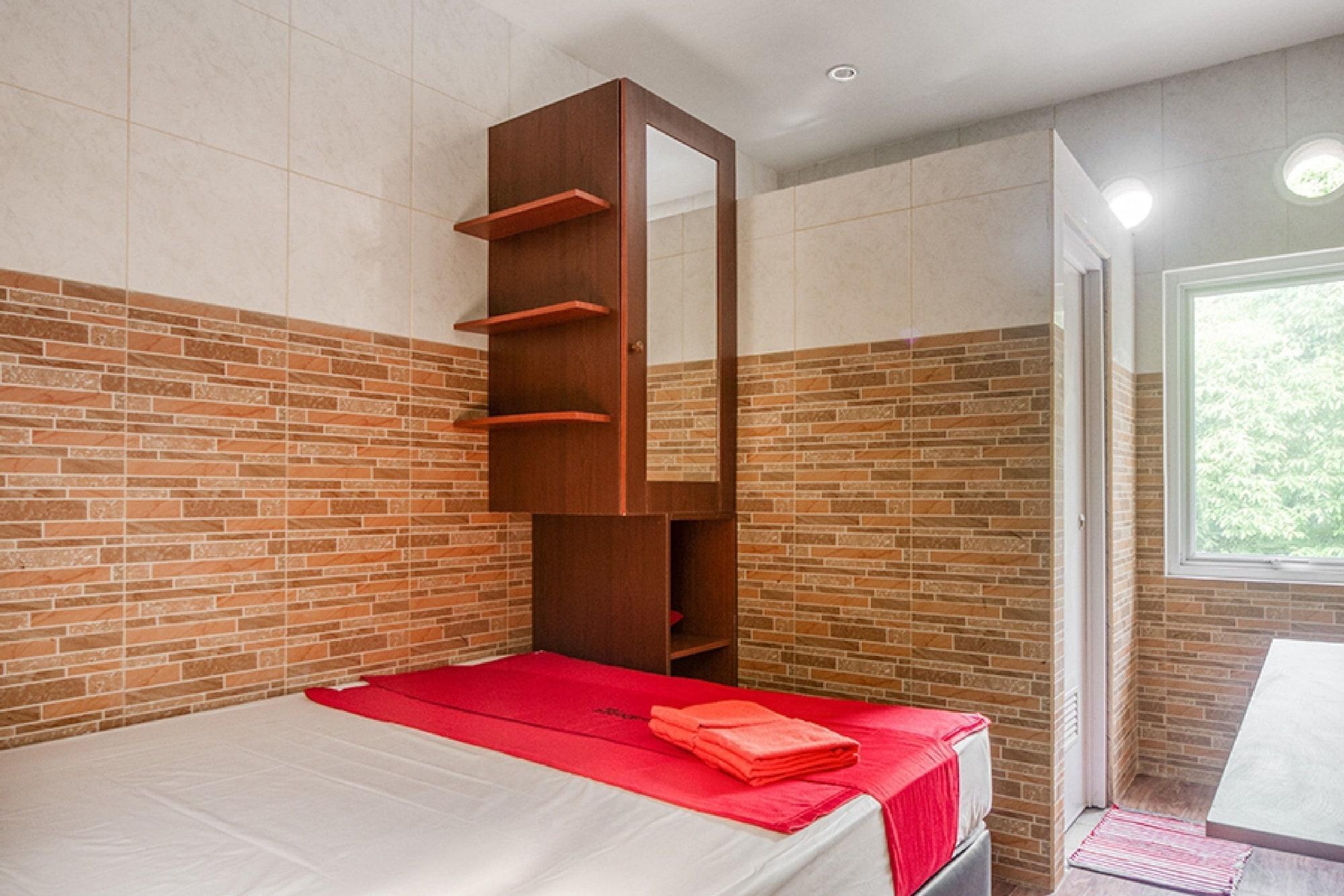 Hotel Reddoorz @ Panglima Polim 2 Giacarta Esterno foto