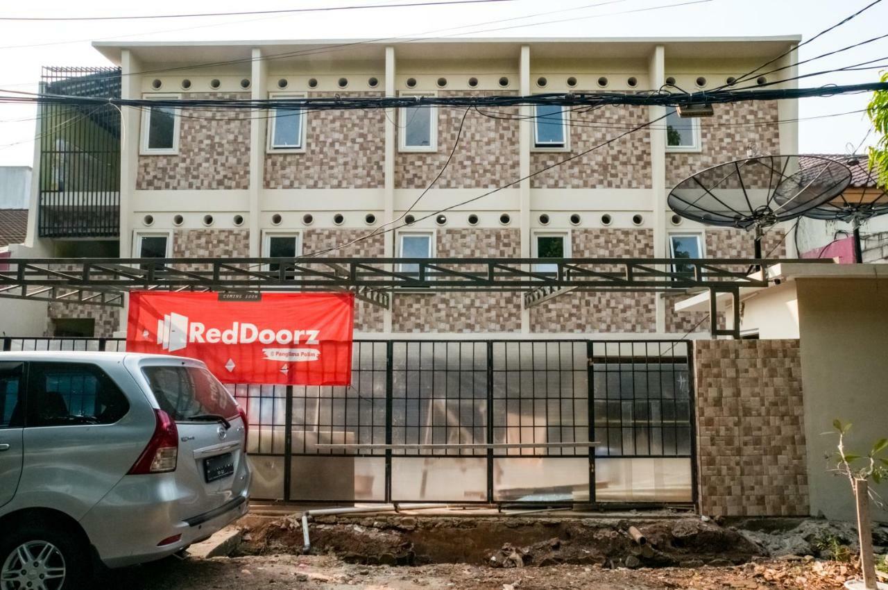 Hotel Reddoorz @ Panglima Polim 2 Giacarta Esterno foto